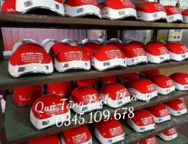 In logo lên nón bảo hiểm làm quà tặng cho khách hàng, nhân viên