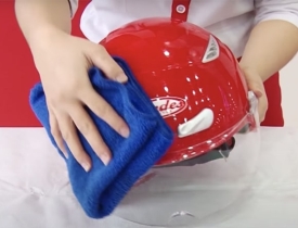 Mẹo vệ sinh nón bảo hiểm đúng cách đơn giản tại nhà
