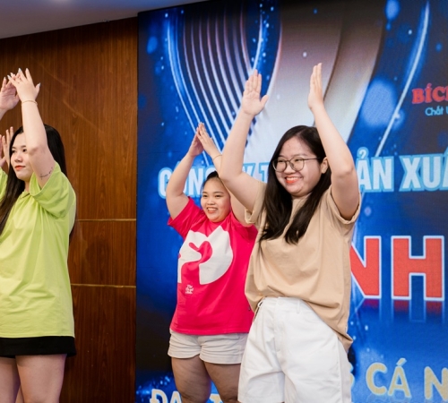 KỶ NIỆM 2 NĂM THÀNH LẬP CÔNG TY QUÀ TẶNG BÍCH PHƯƠNG – HÀNH TRÌNH 9/5/2023 – 9/5/2025