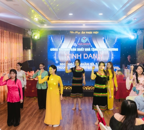 LỄ TỔNG KẾT HOẠT ĐỘNG KINH DOANH QUÝ 2/2025 – QUÀ TẶNG BÍCH PHƯƠNG
