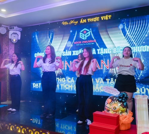 LỄ TỔNG KẾT HOẠT ĐỘNG KINH DOANH QUÝ 2/2025 – QUÀ TẶNG BÍCH PHƯƠNG