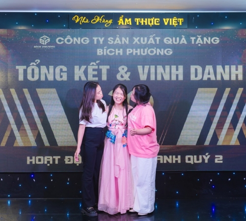 LỄ TỔNG KẾT HOẠT ĐỘNG KINH DOANH QUÝ 2/2025 – QUÀ TẶNG BÍCH PHƯƠNG