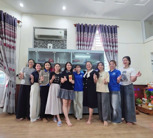 VINH DANH NGÔI SAO KINH DOANH BÍCH PHƯƠNG – THU HOÀI CHỐT ĐƠN ĐẦU THÁNG 9/2025