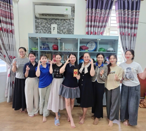 VINH DANH NGÔI SAO KINH DOANH BÍCH PHƯƠNG – THU HOÀI CHỐT ĐƠN ĐẦU THÁNG 9/2025