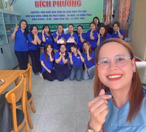 CHÚC MỪNG SINH NHẬT 2 CÔ GÁI THÁNG 4