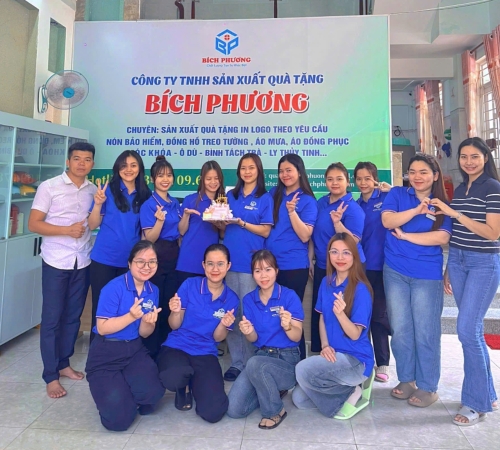 CHÚC MỪNG SINH NHẬT 2 CÔ GÁI THÁNG 4