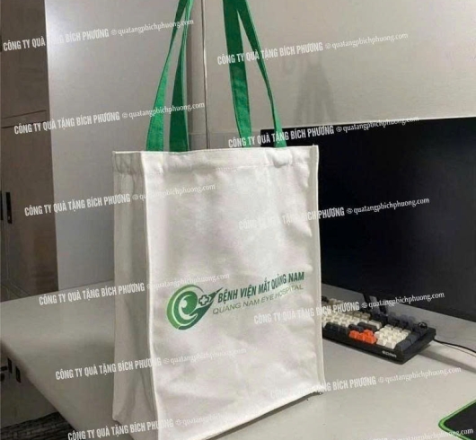 TÚI CANVAS IN LOGO THEO YÊU CẦU – GIẢI PHÁP QUÀ TẶNG THÂN THIỆN, THƯƠNG HIỆU RÕ RÀNG